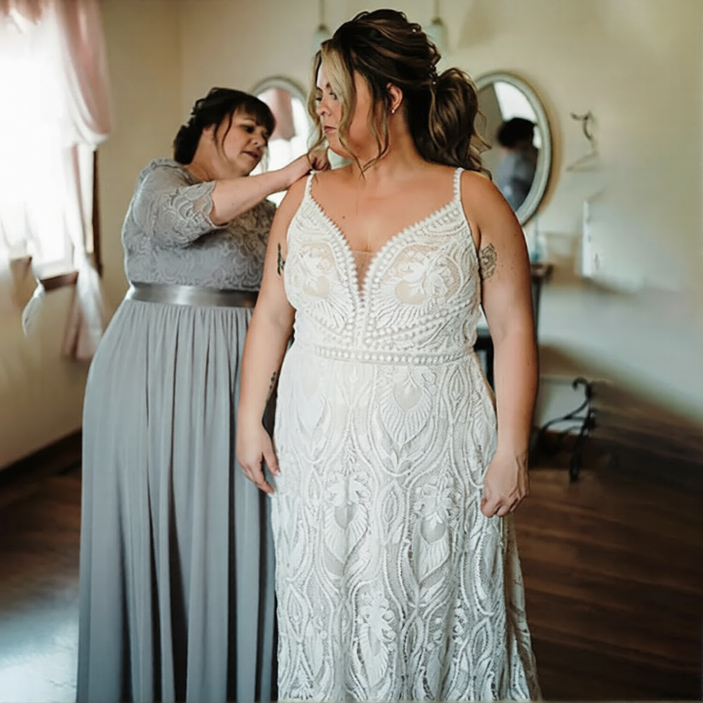 Robe de mariée taille 44 de la marque Robe de mariée Paris, avec dentelle élégante et bustier ajusté.
