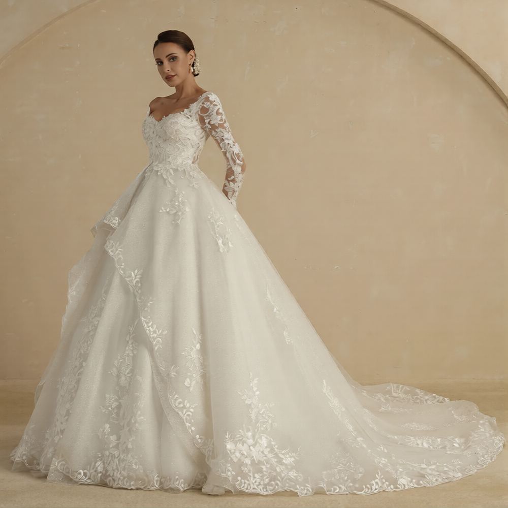 Robe de mariée en soie de la marque Robe de mariée Paris, détail de la couture et du tissu élégant en image.