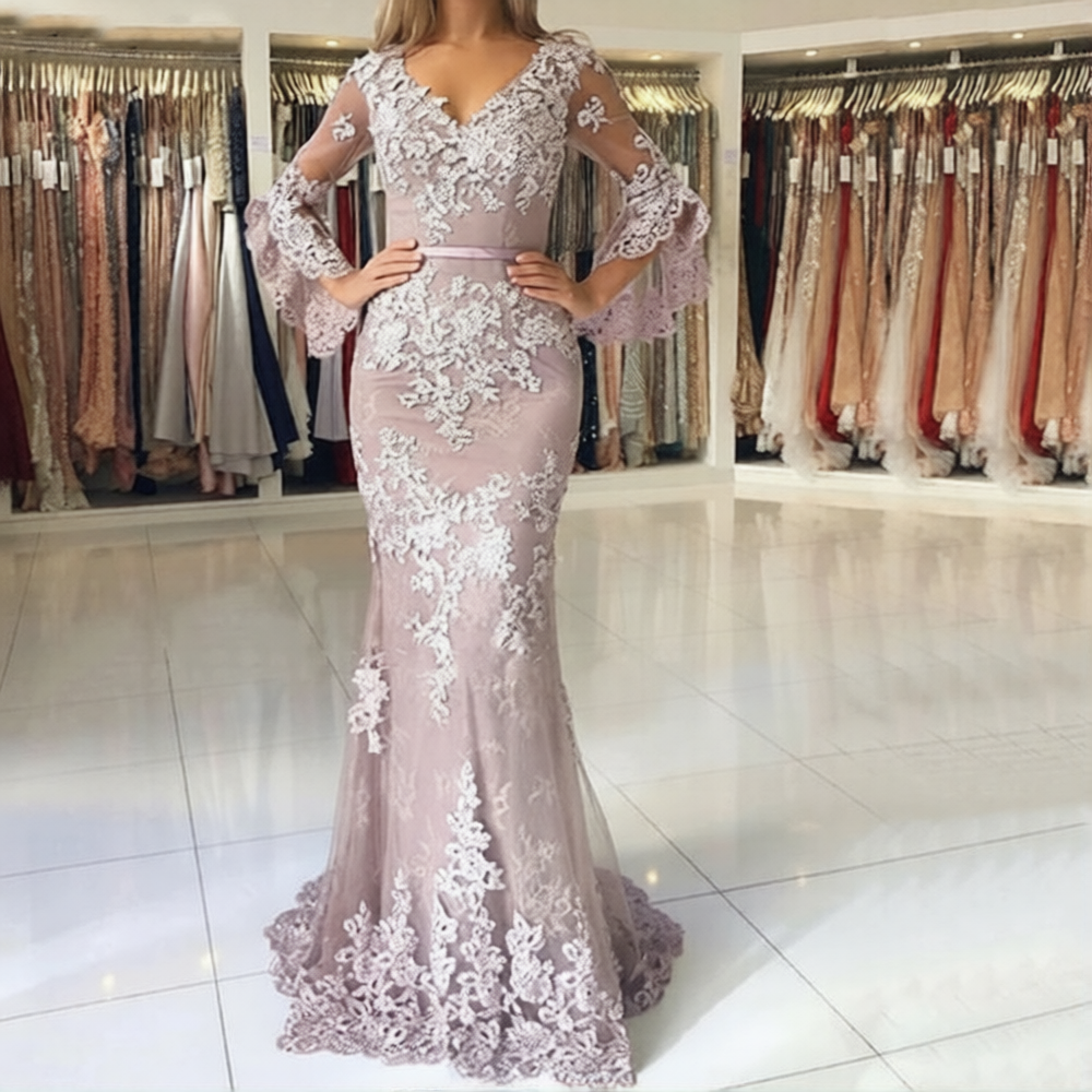 Robe mère de la mariée moderne de la marque Robe de mariée Paris, élégante et sophistiquée, vue en gros plan.
